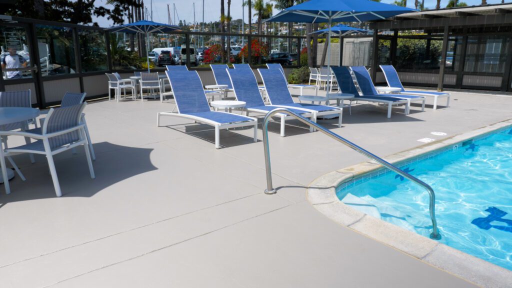 solar reflective topcoat